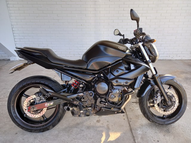 YAMAHA XJ6 N 2011 / 2012